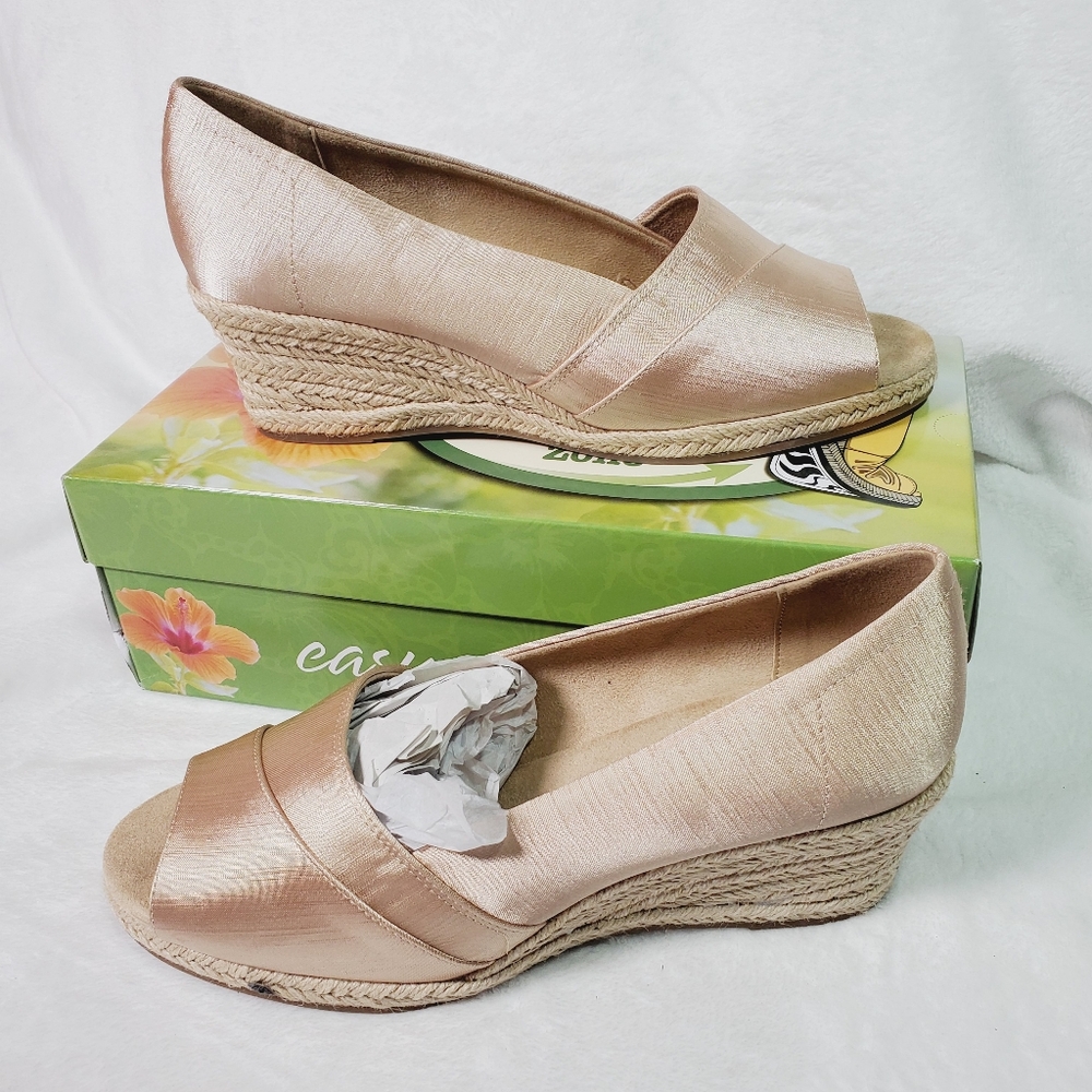 Easy Street Womens Champagne Metallic Fabric Open Toe Slip Espadrilles 9.5 WW